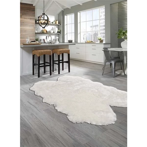 A&E Bath & Shower 4-ft x 6-ft Ivory Faux Sheepskin Plush Irregular Indoor Solid Rug 4 A&E Bath & Shower 4-ft x 6-ft Ivory Faux Sheepskin Plush Irregular Indoor Solid Rug - Image 2
