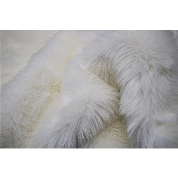 A&E Bath & Shower 4-ft x 6-ft Ivory Faux Sheepskin Plush Irregular Indoor Solid Rug 5 A&E Bath & Shower 4-ft x 6-ft Ivory Faux Sheepskin Plush Irregular Indoor Solid Rug - Image 3